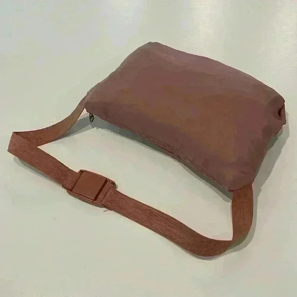 ASOS Women’s Packable Windbreaker, Size 6 - Picture 4 of 7